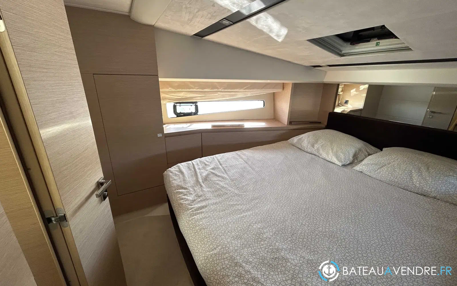 slider 10 Prestige Yachts 420 Fly