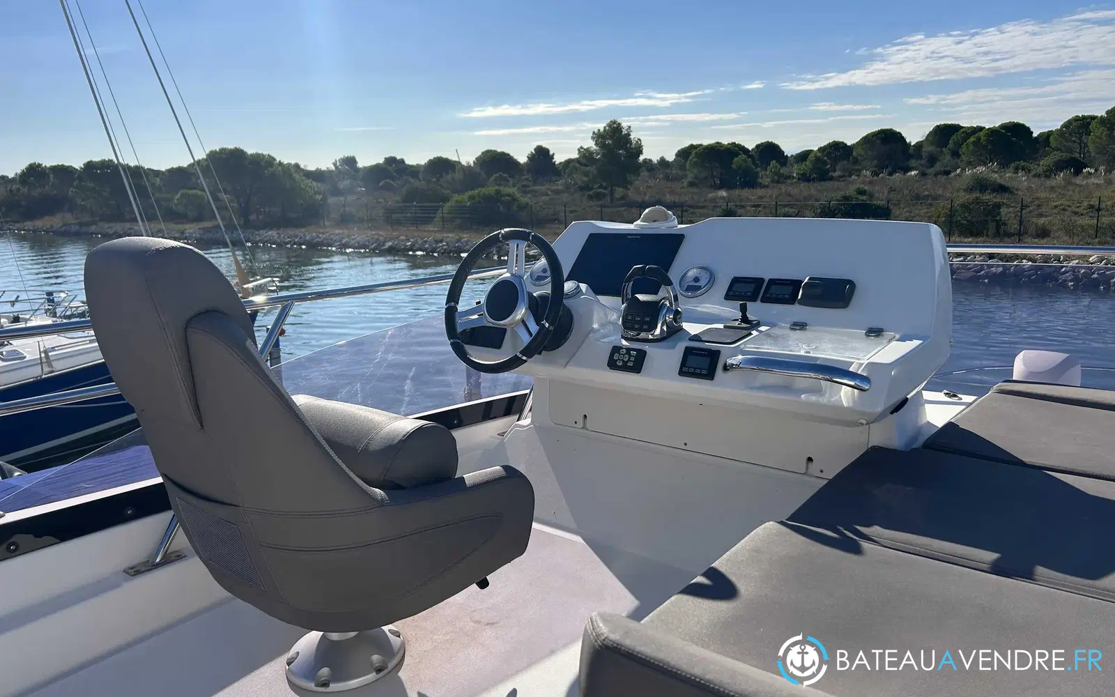 slider 16 Prestige Yachts 420 Fly