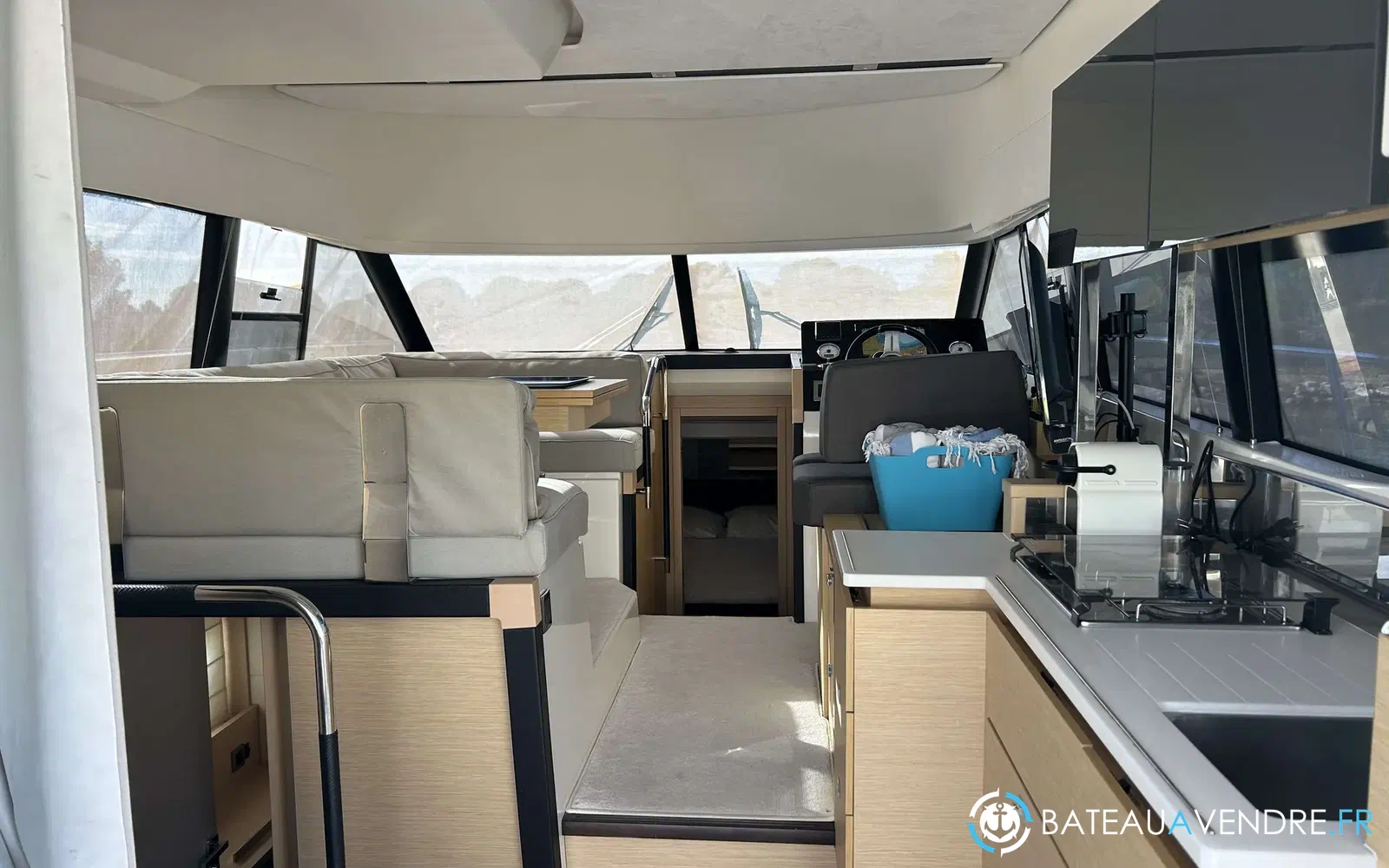 slider 5 Prestige Yachts 420 Fly