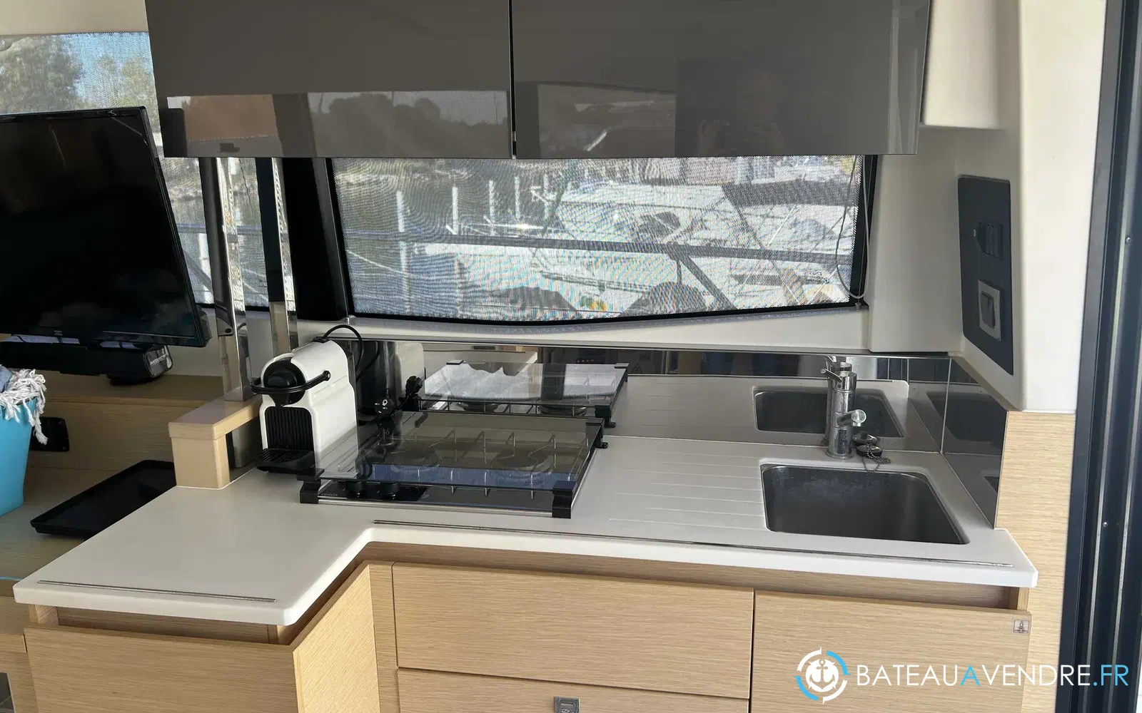 slider 6 Prestige Yachts 420 Fly