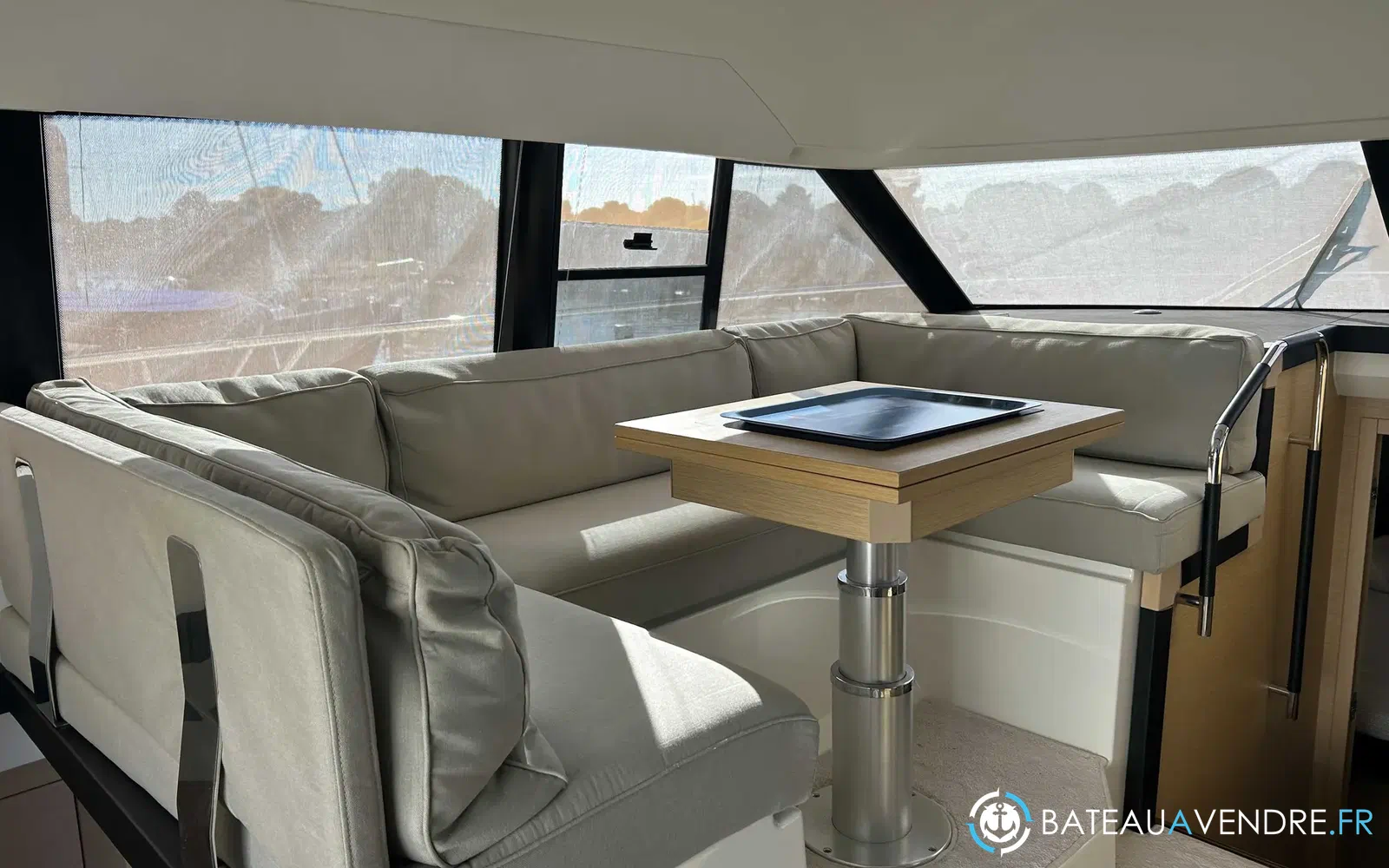 slider 7 Prestige Yachts 420 Fly