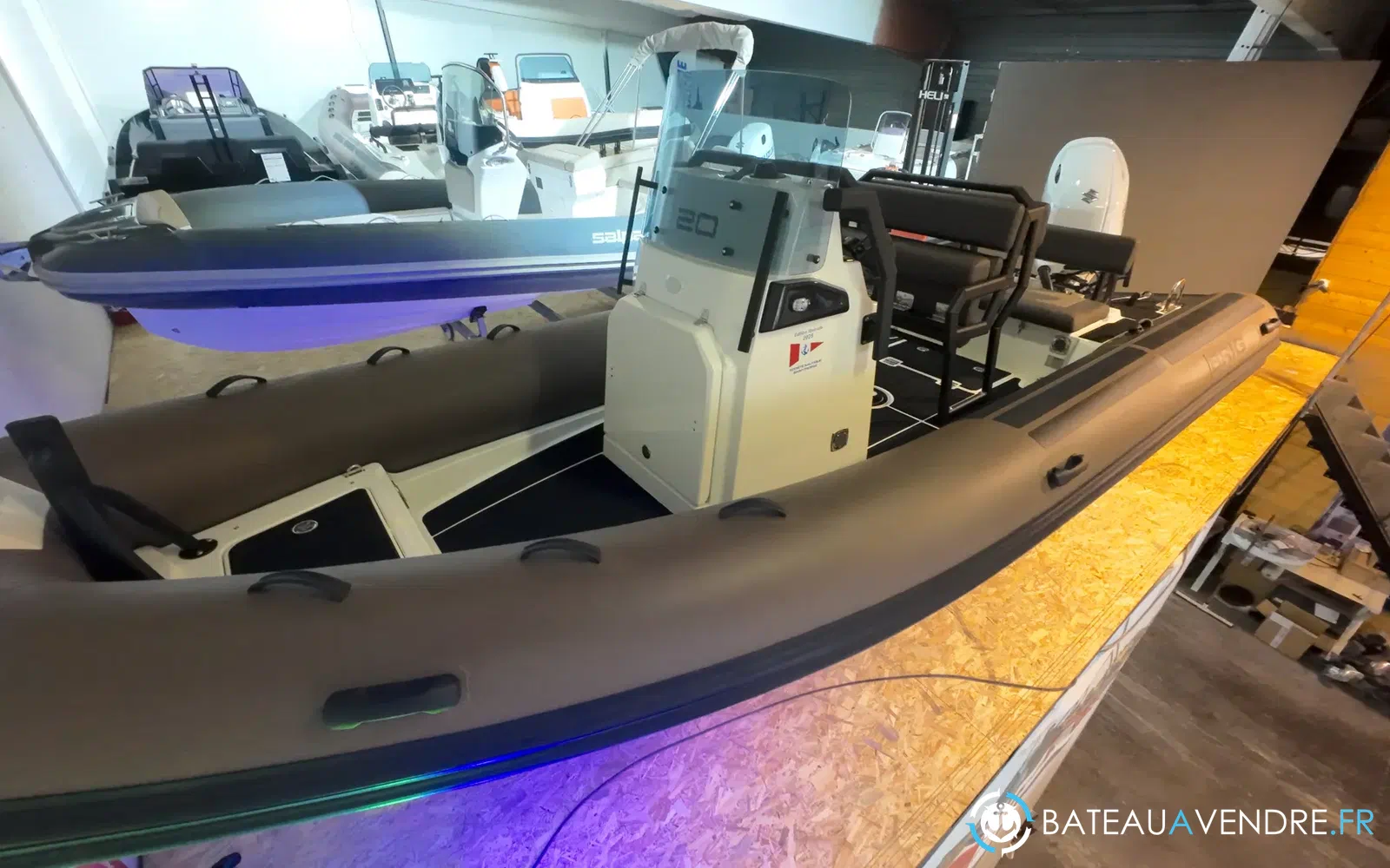 slider 14 Brig Navigator 20