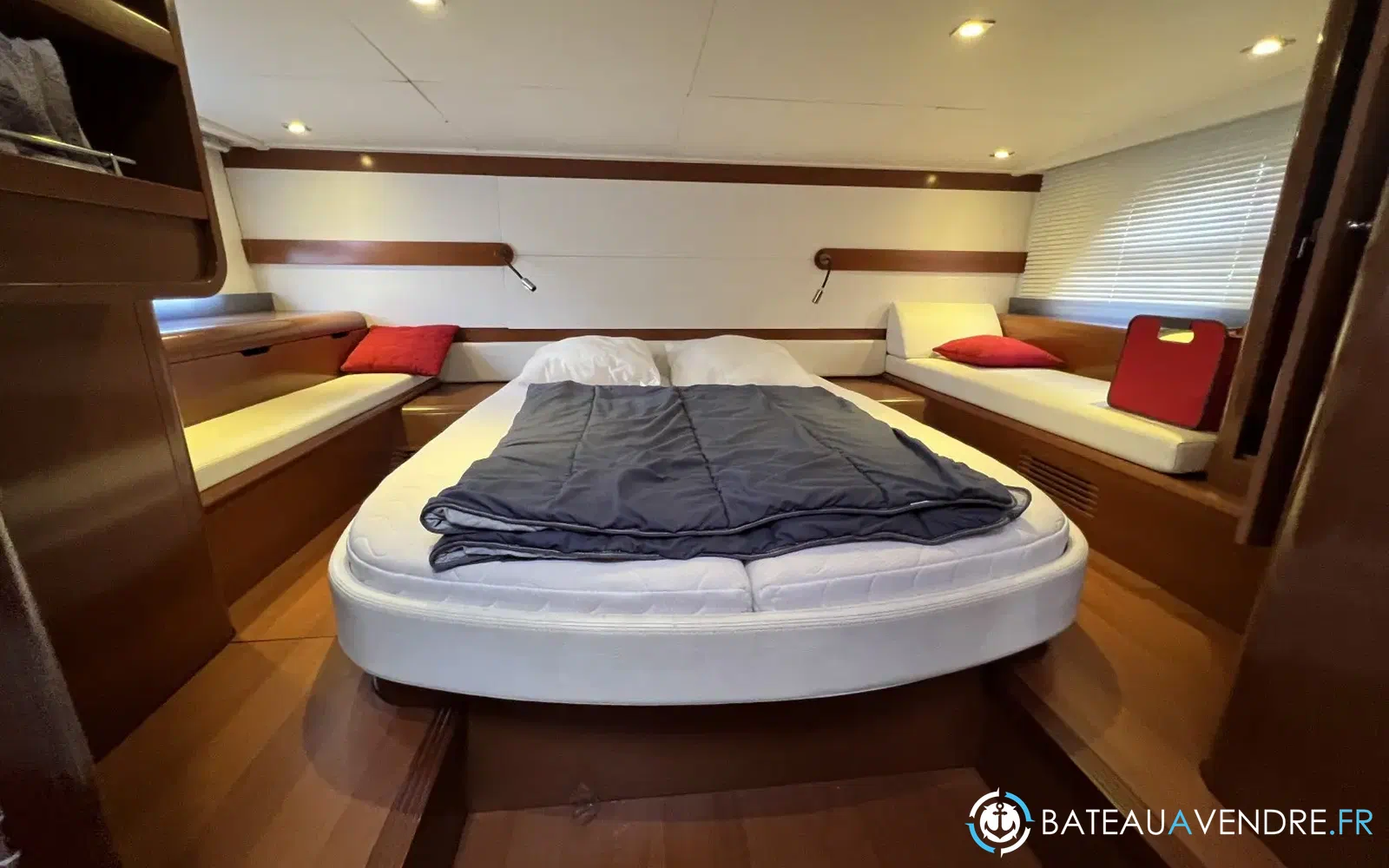 slider 8 Beneteau Monte Carlo 42