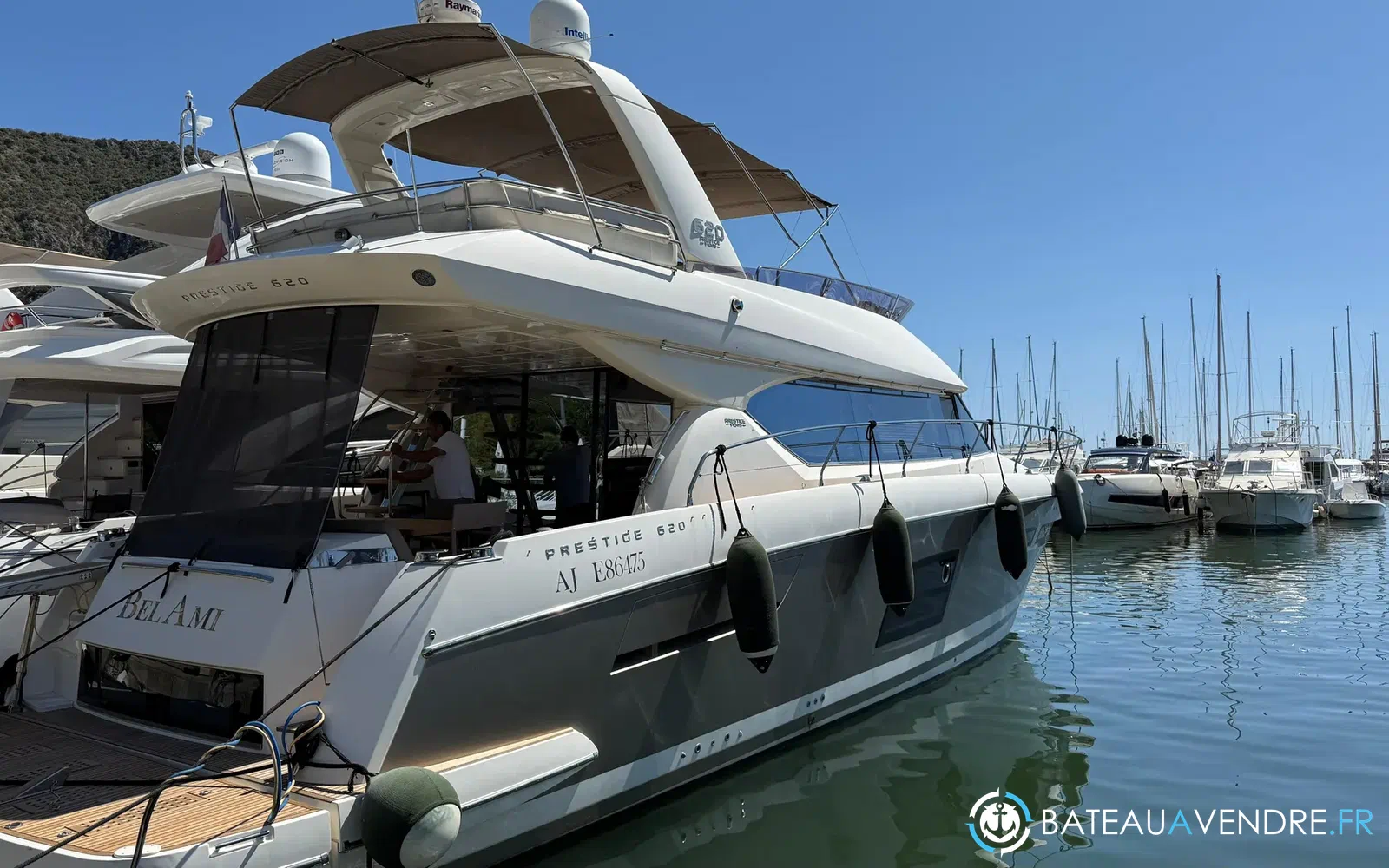 slider 11 Prestige Yachts 620 S