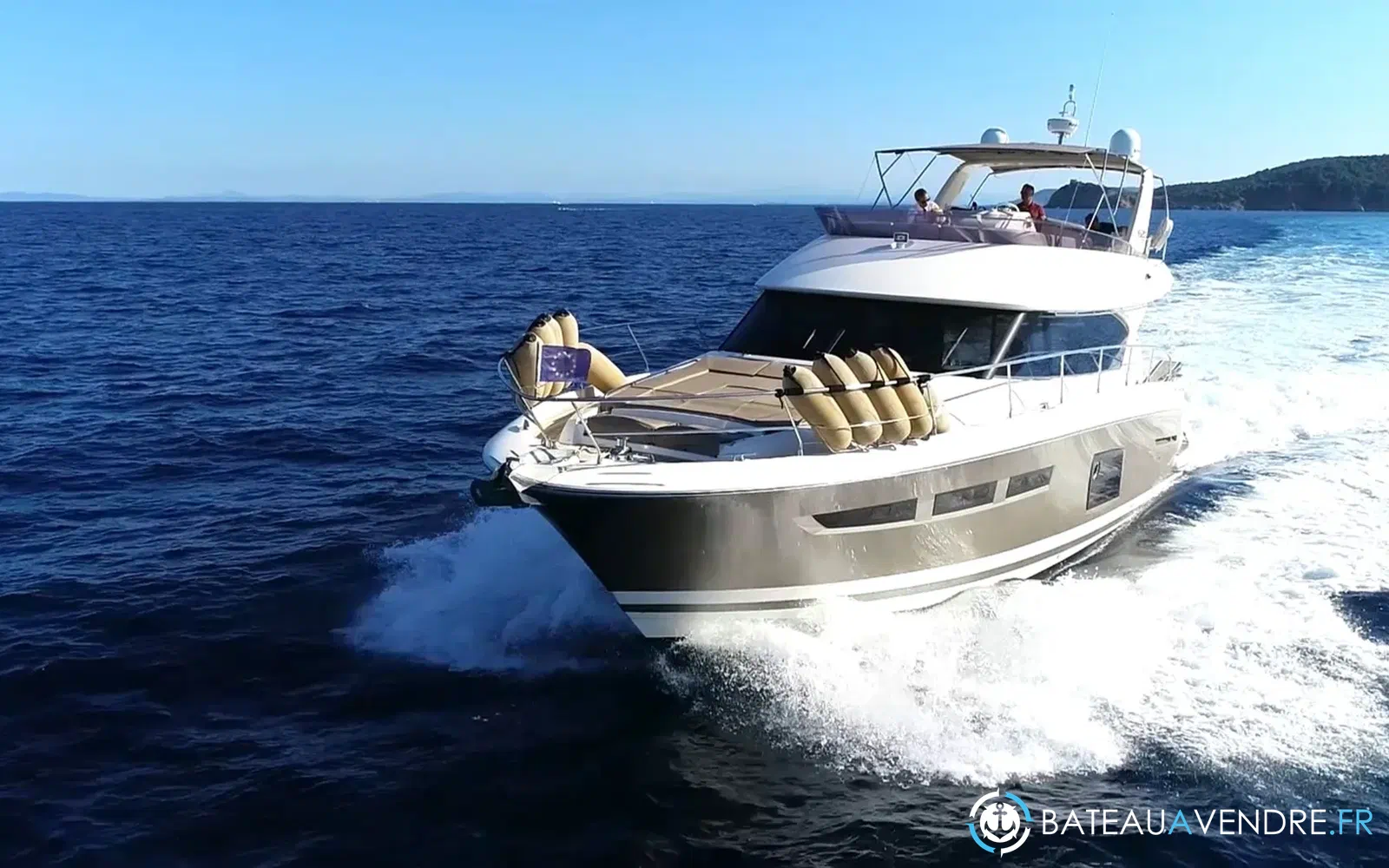 slider 3 Prestige Yachts 620 S
