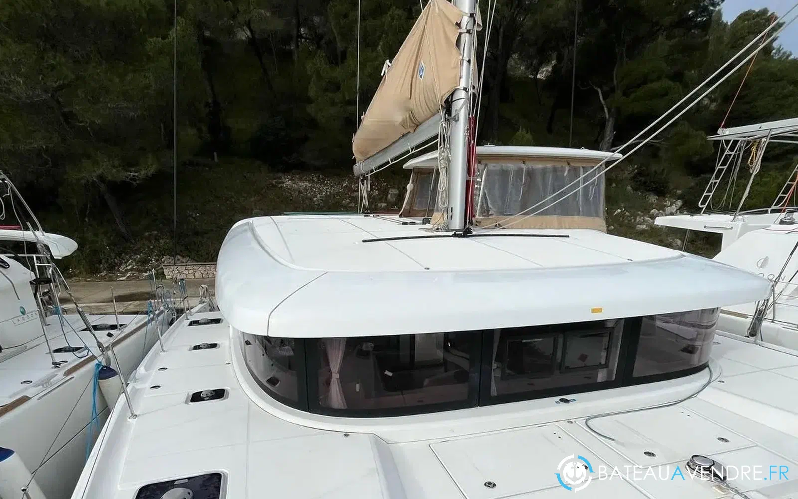 slider 1 Lagoon 42