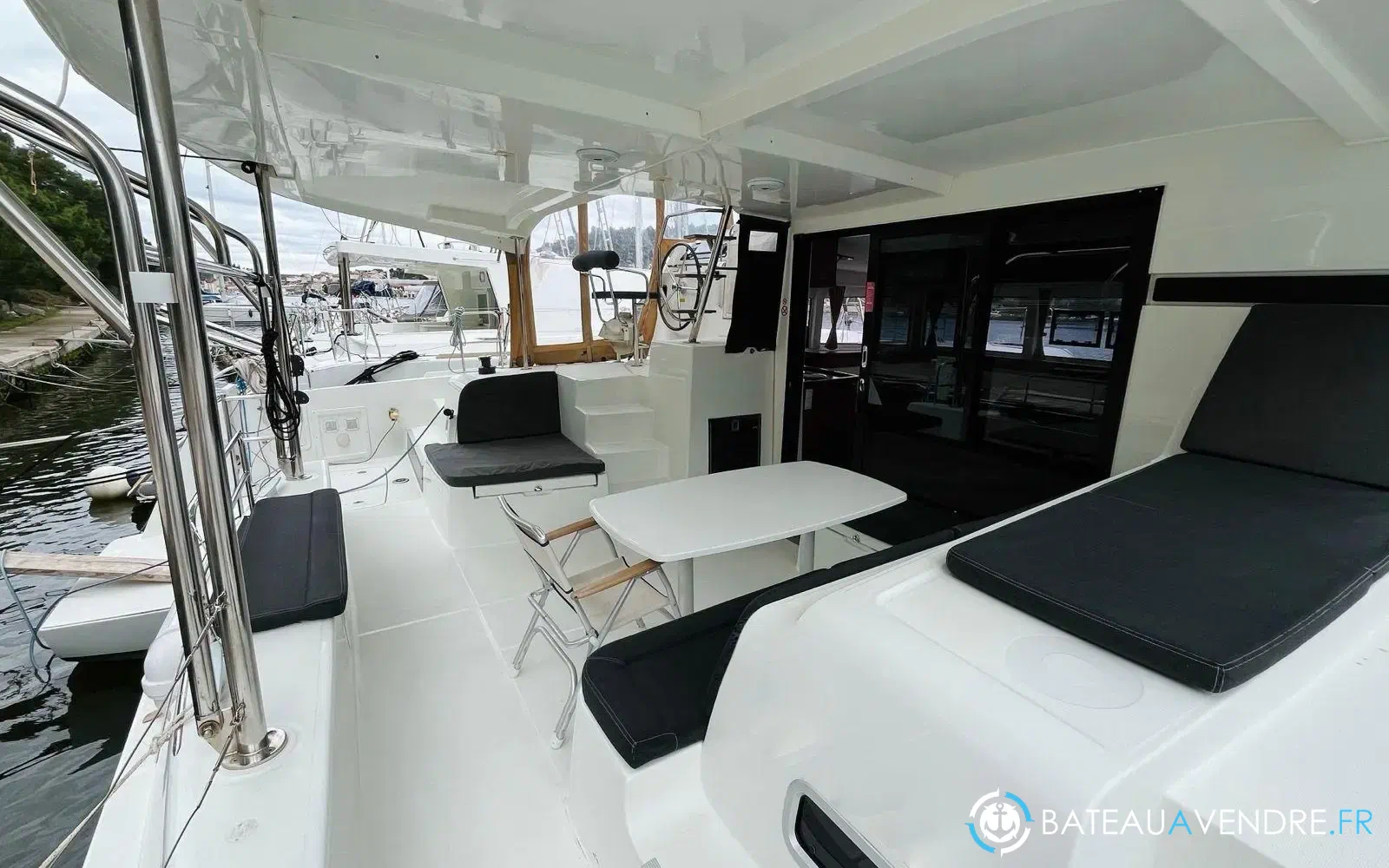 slider 6 Lagoon 42
