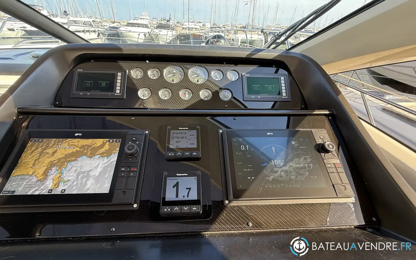 slider 10 Sunseeker Predator 60