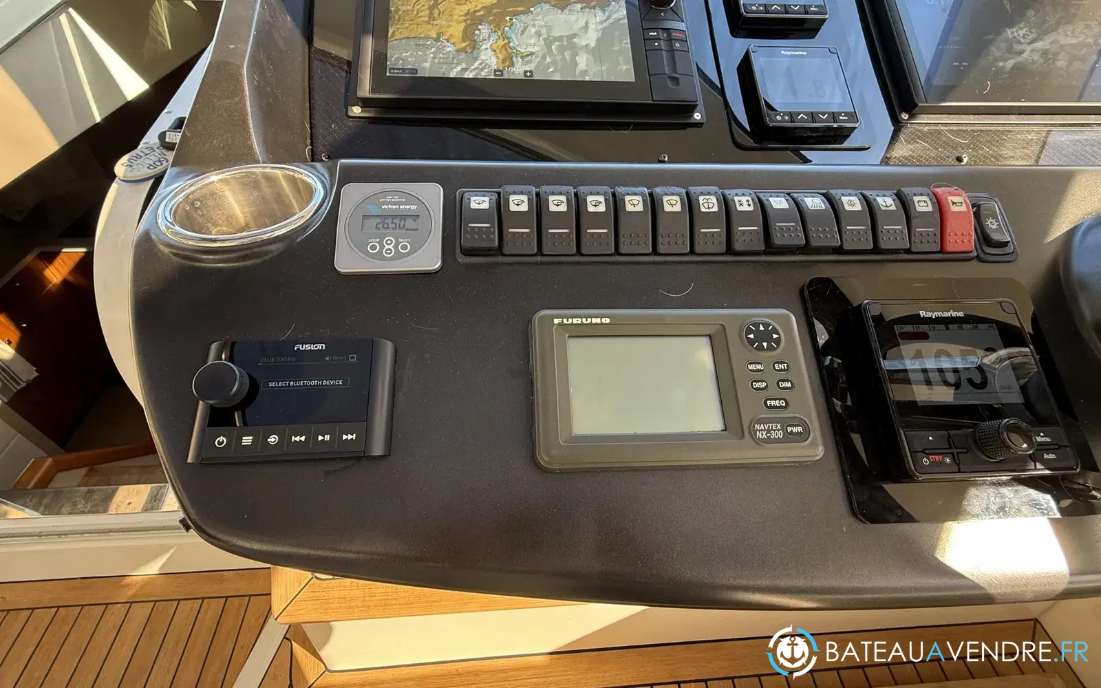 slider 11 Sunseeker Predator 60