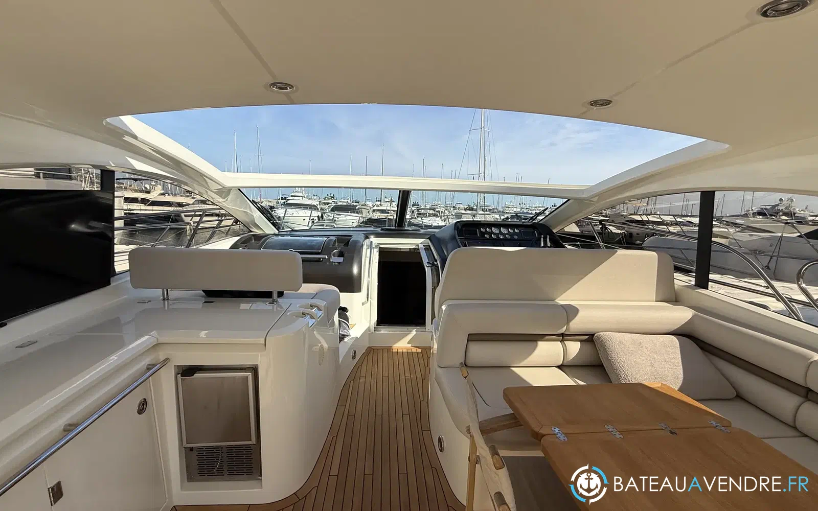 slider 15 Sunseeker Predator 60