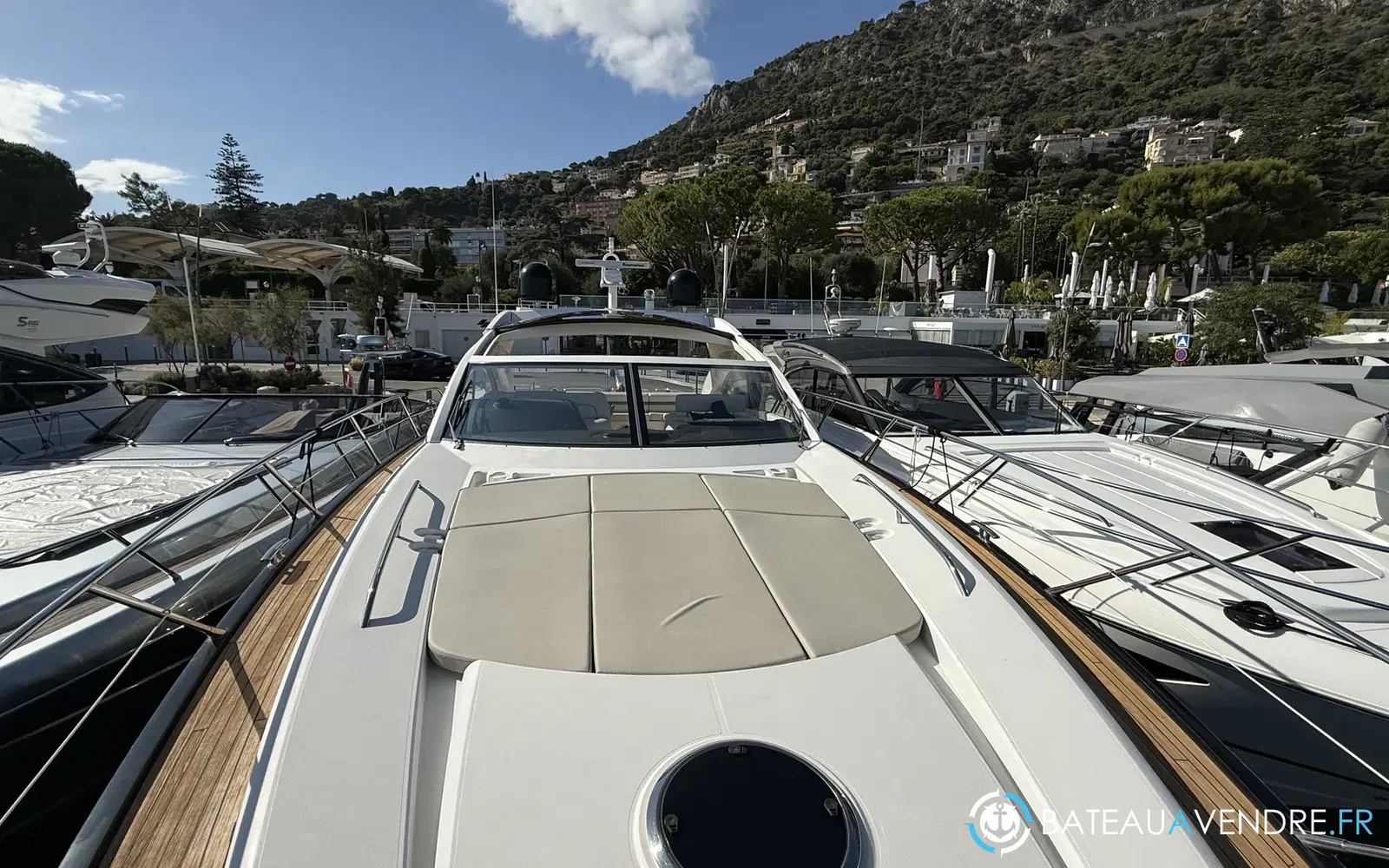 slider 18 Sunseeker Predator 60