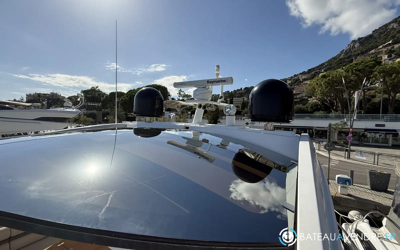 slider 20 Sunseeker Predator 60