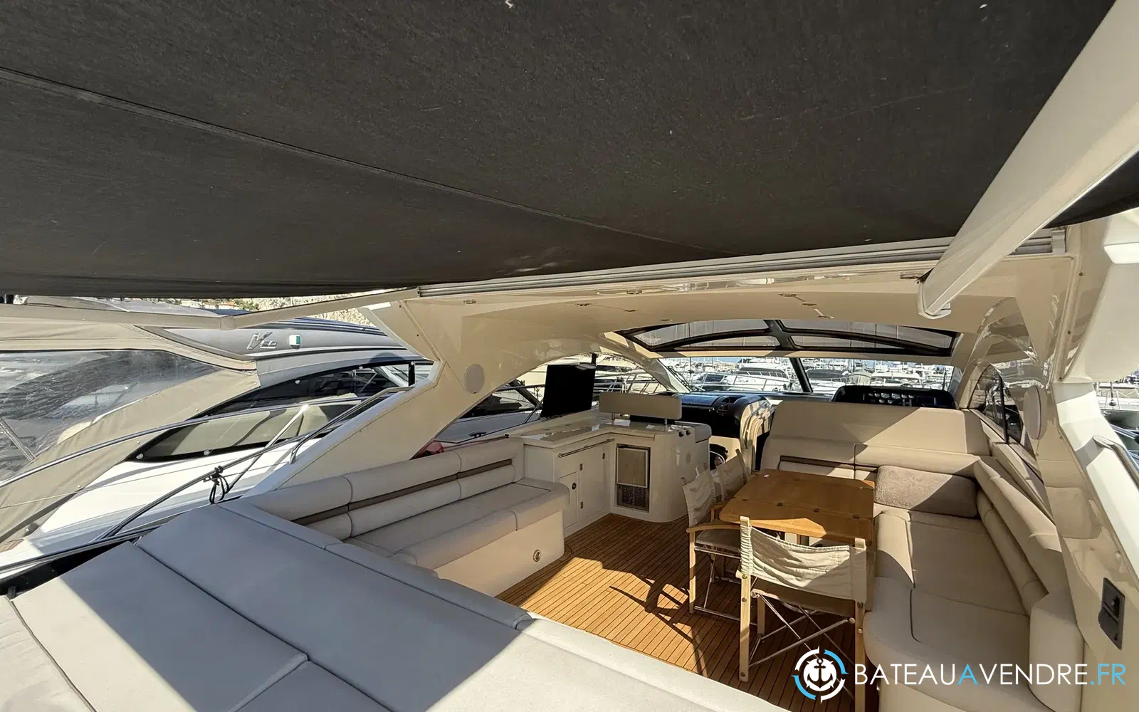 slider 26 Sunseeker Predator 60