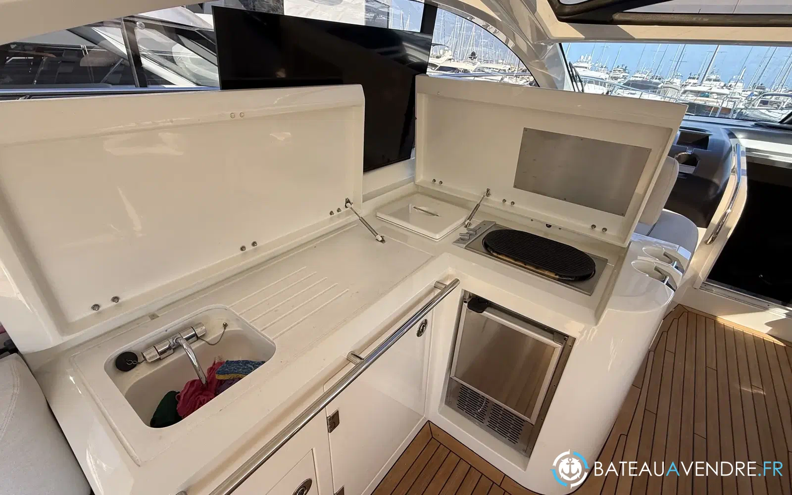 slider 32 Sunseeker Predator 60