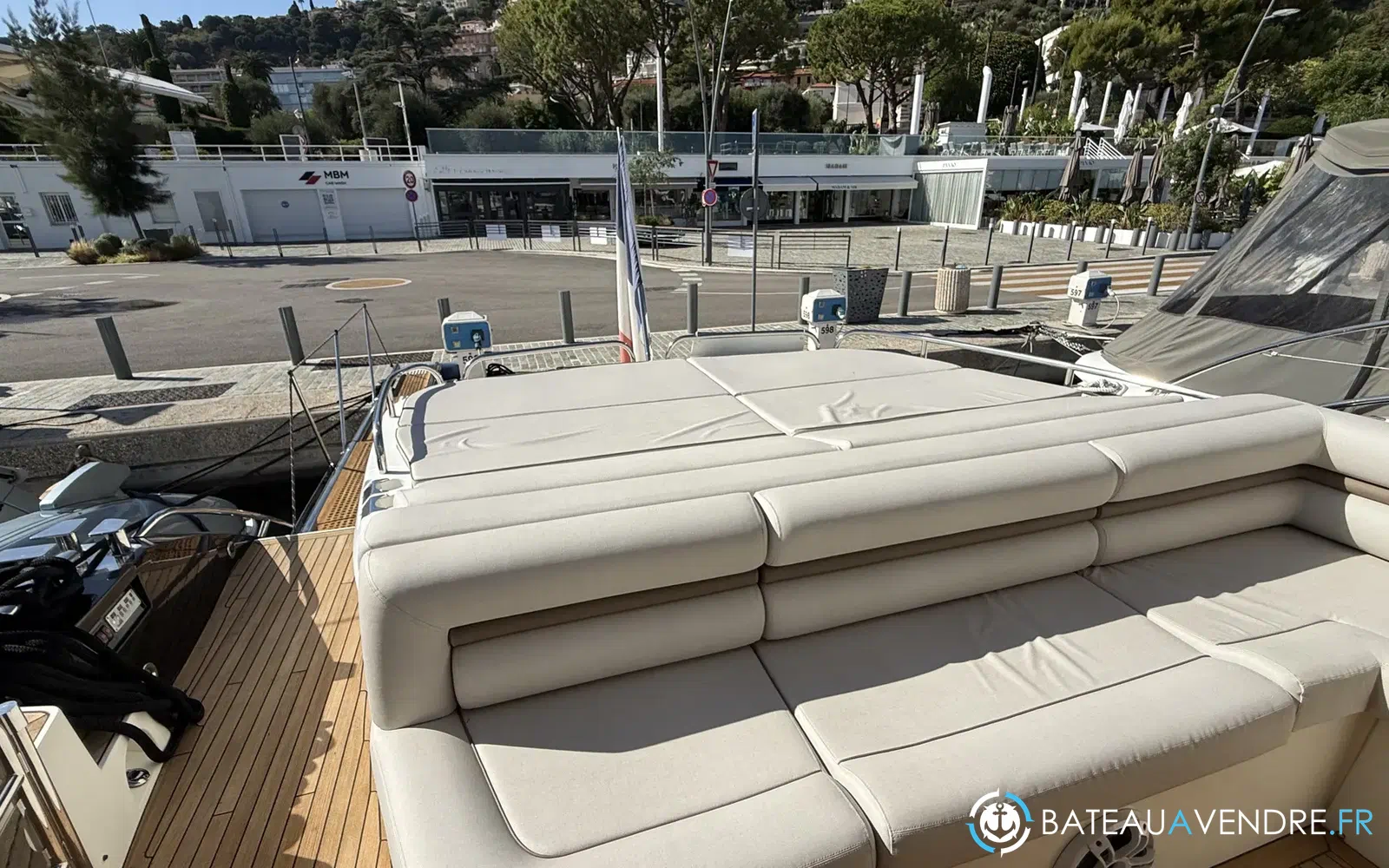 slider 4 Sunseeker Predator 60