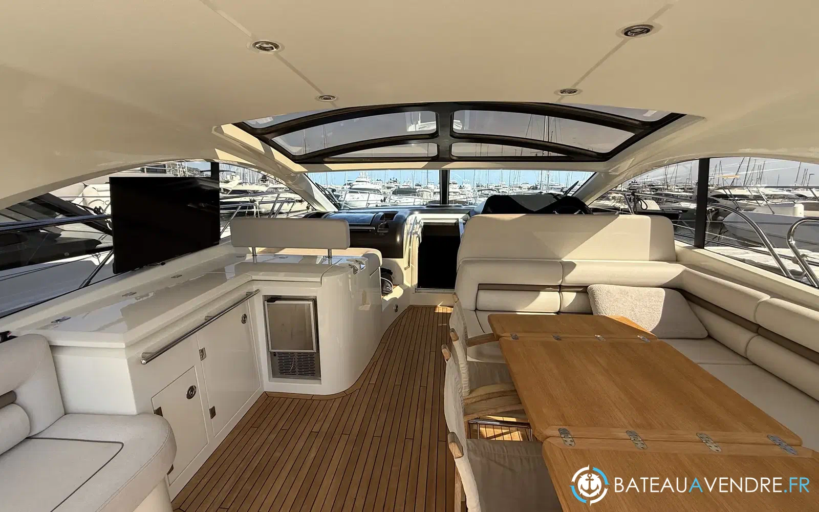 slider 5 Sunseeker Predator 60