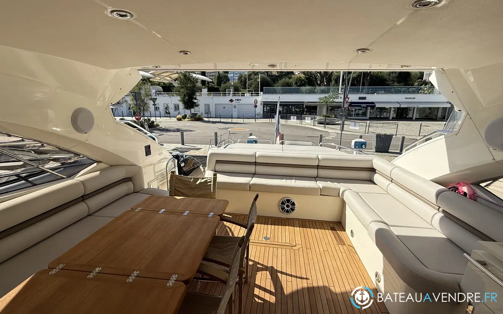 slider 6 Sunseeker Predator 60