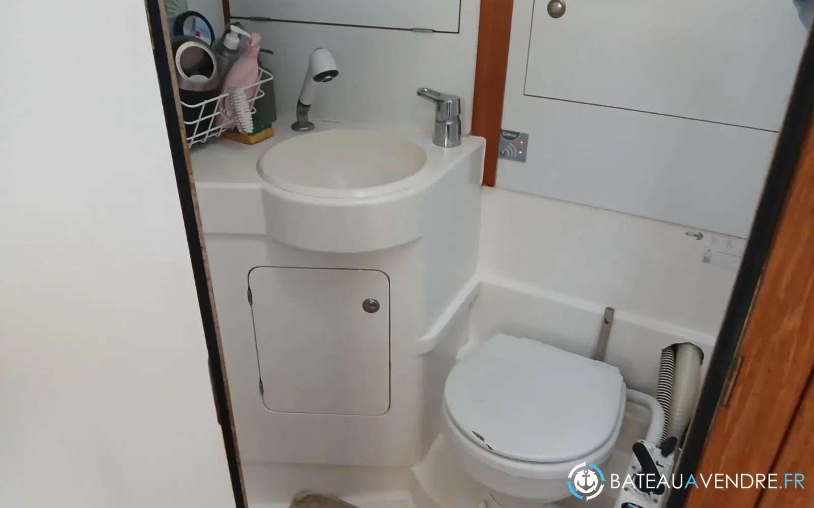 slider 10 Jeanneau Sun Odyssey 37