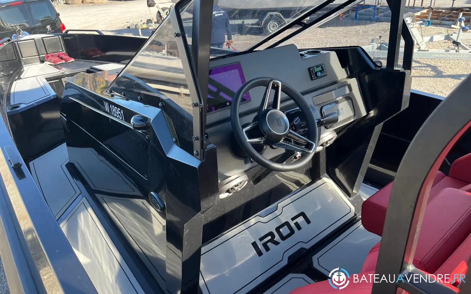 slider 7 Iron Boats 907