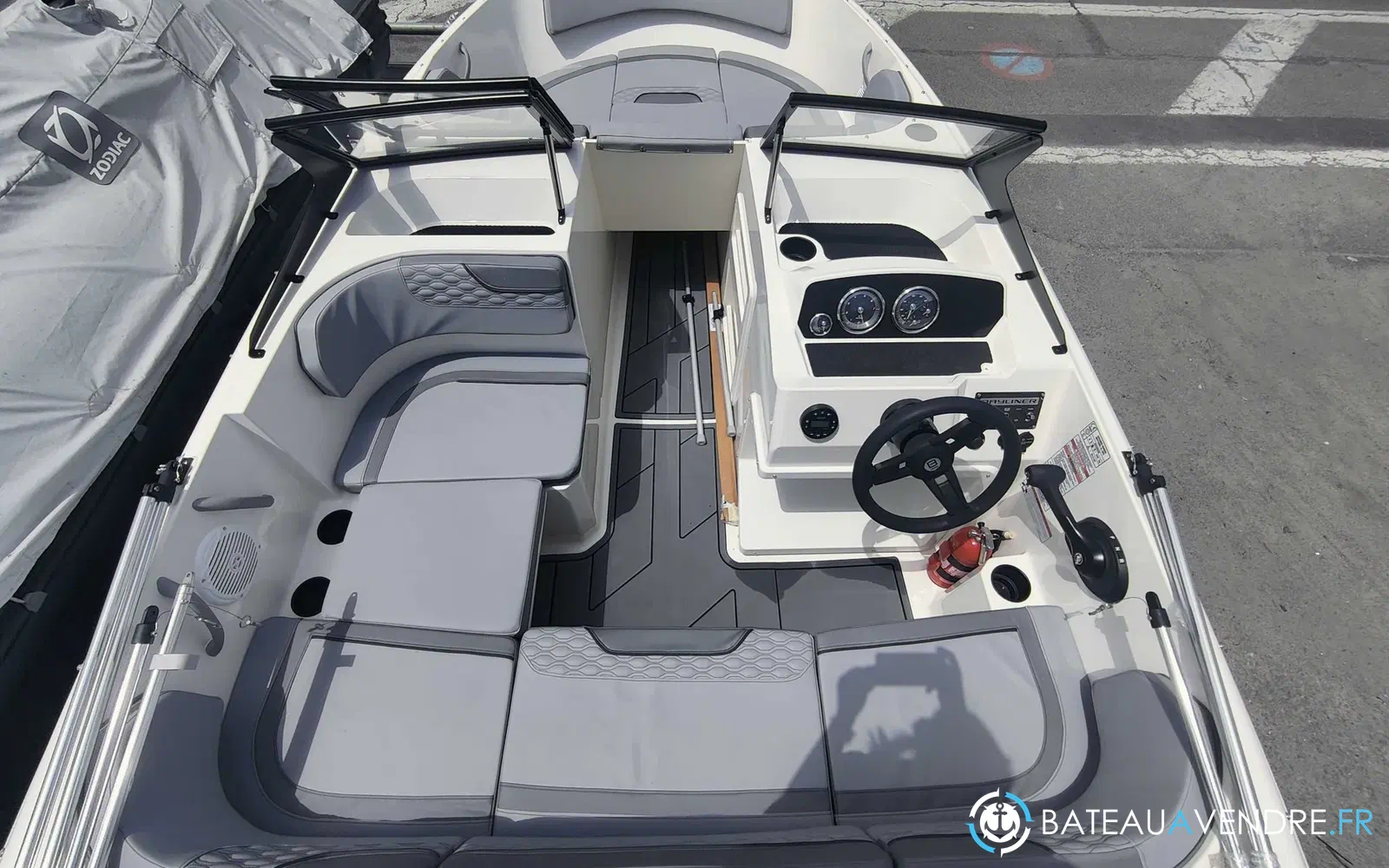 slider 1 Bayliner Element M17