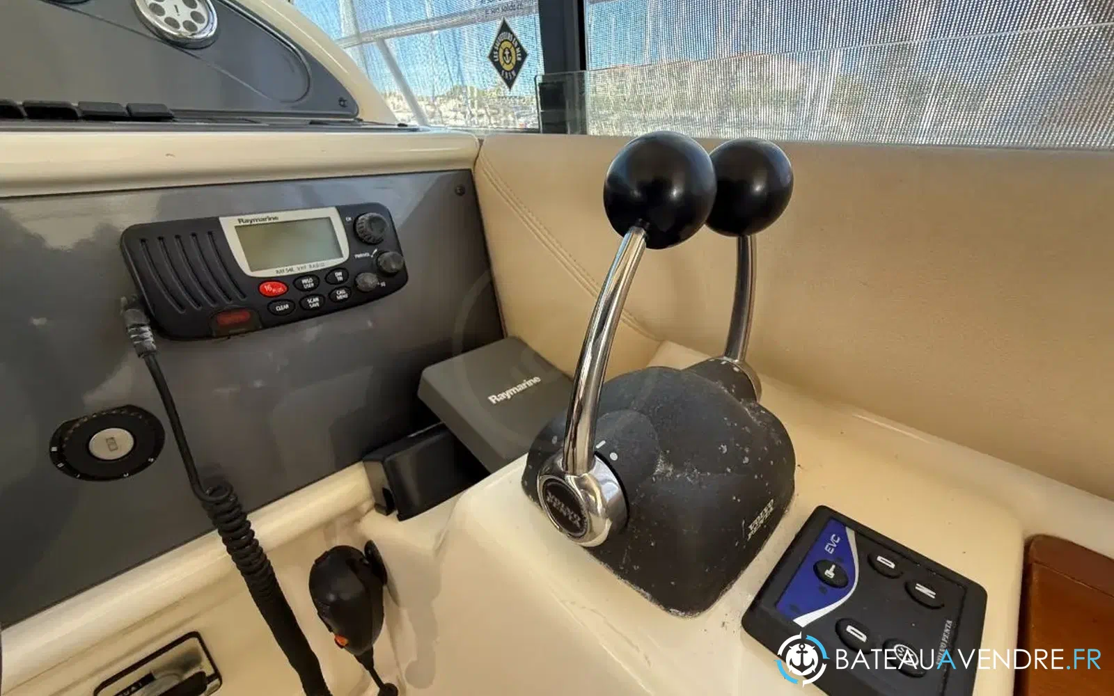 slider 21 Jeanneau Prestige 36