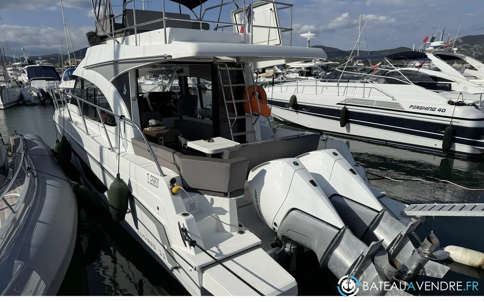 slider 1 Beneteau Antares 11