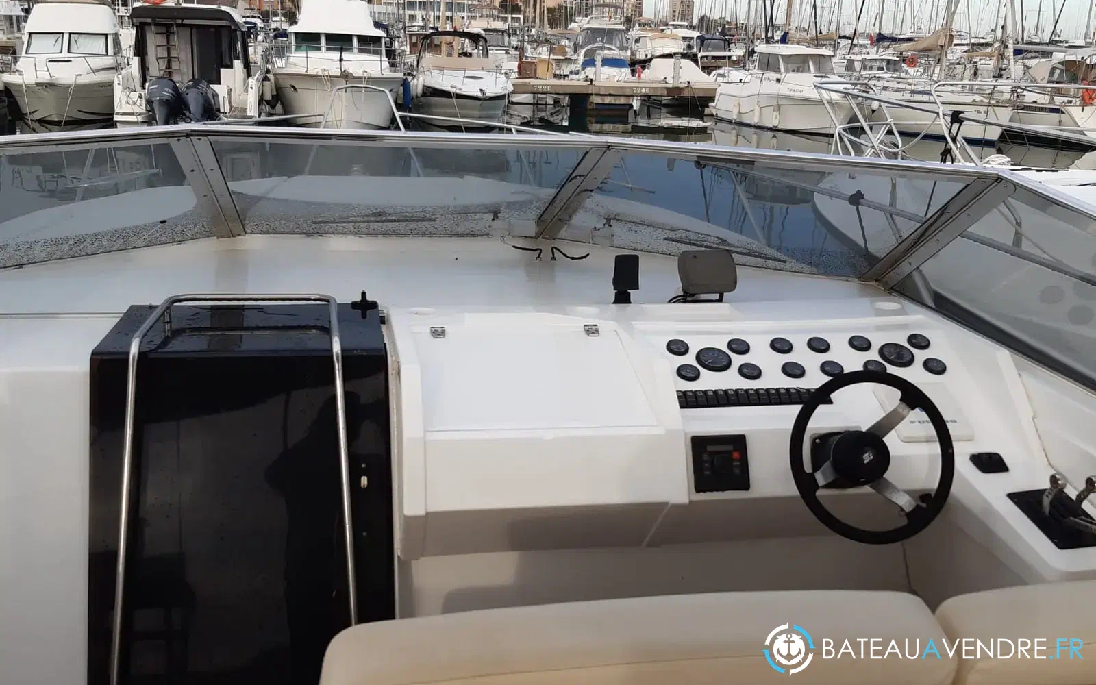 slider 12 Sunseeker Travado 40