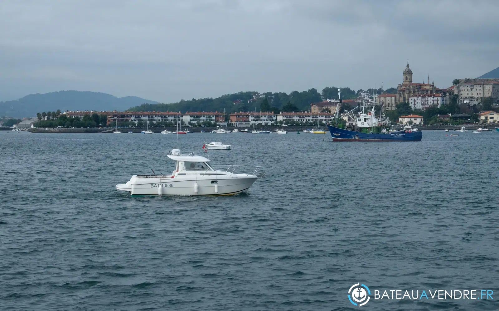 slider 0 Jeanneau Merry Fisher 695