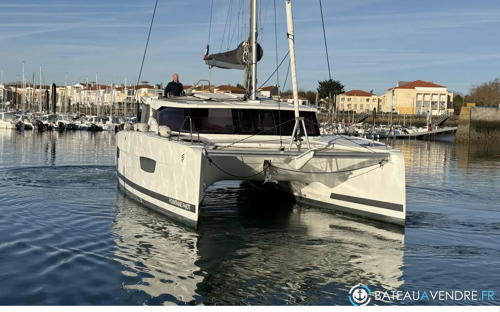 slider 0 Fountaine Pajot Isla 40