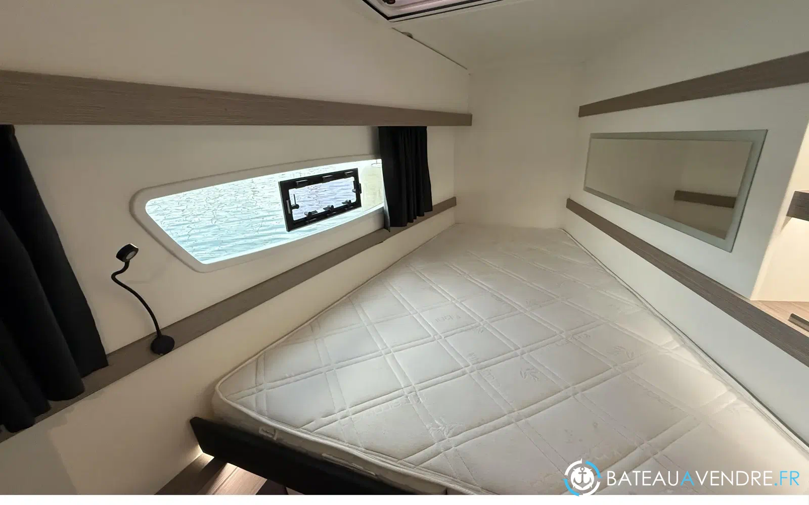slider 16 Fountaine Pajot Isla 40