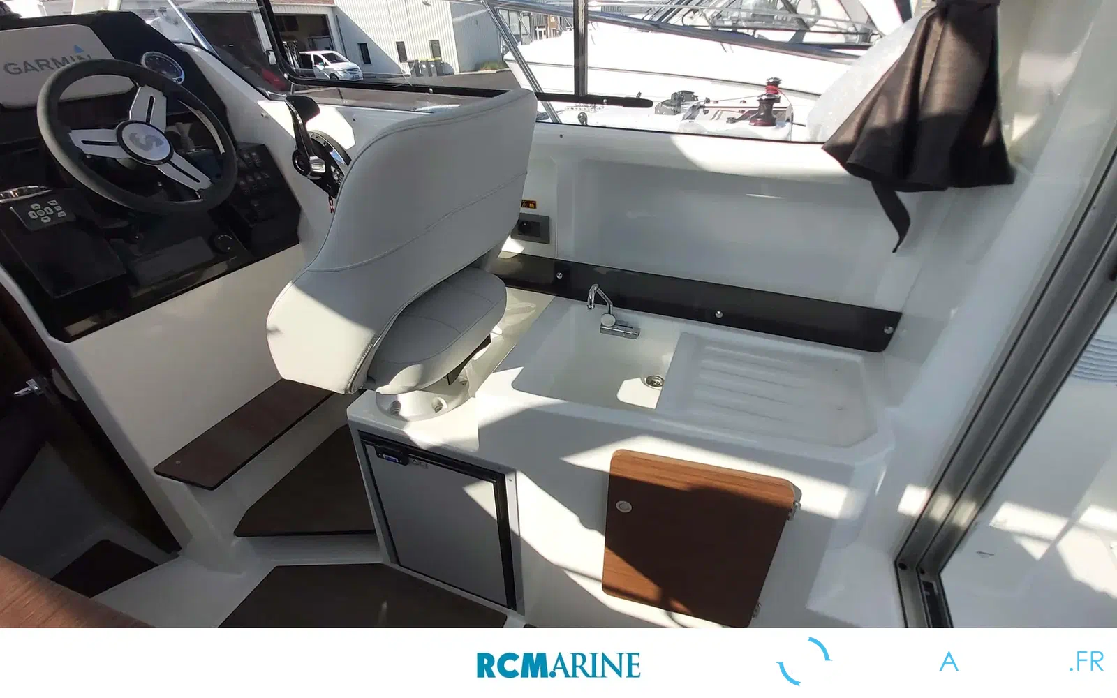 slider 11 Beneteau Antares 8 OB V2