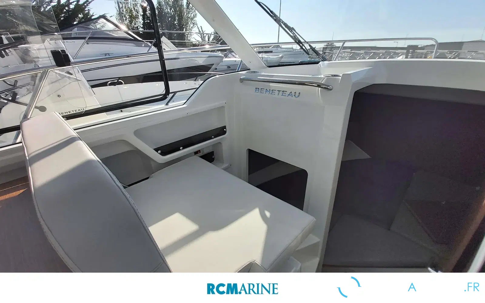 slider 12 Beneteau Antares 8 OB V2