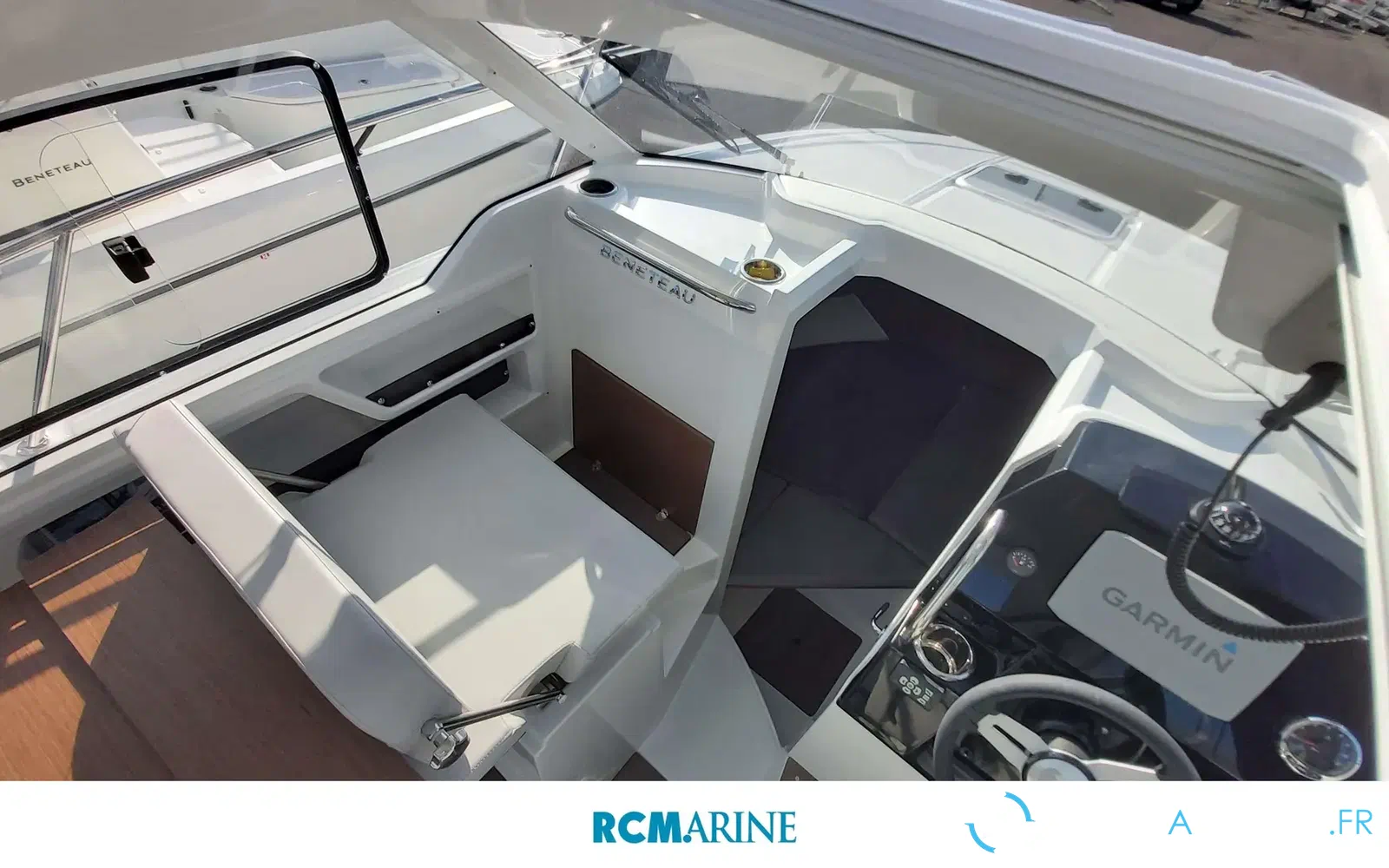 slider 17 Beneteau Antares 8 OB V2