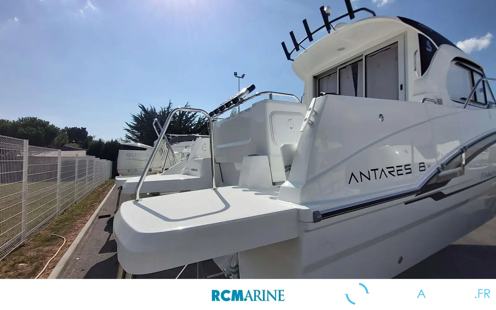 slider 1 Beneteau Antares 8 OB V2