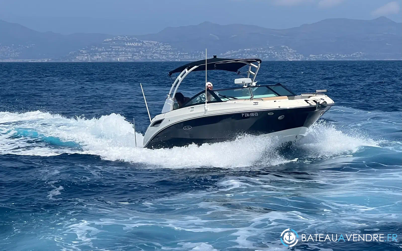 slider 2 Sea Ray 250 SDXE