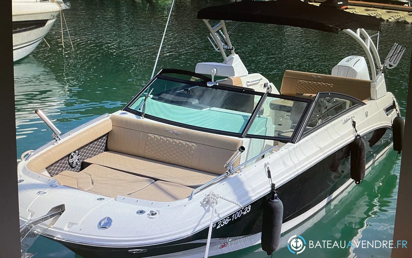 slider 1 Sea Ray 250 SDXE