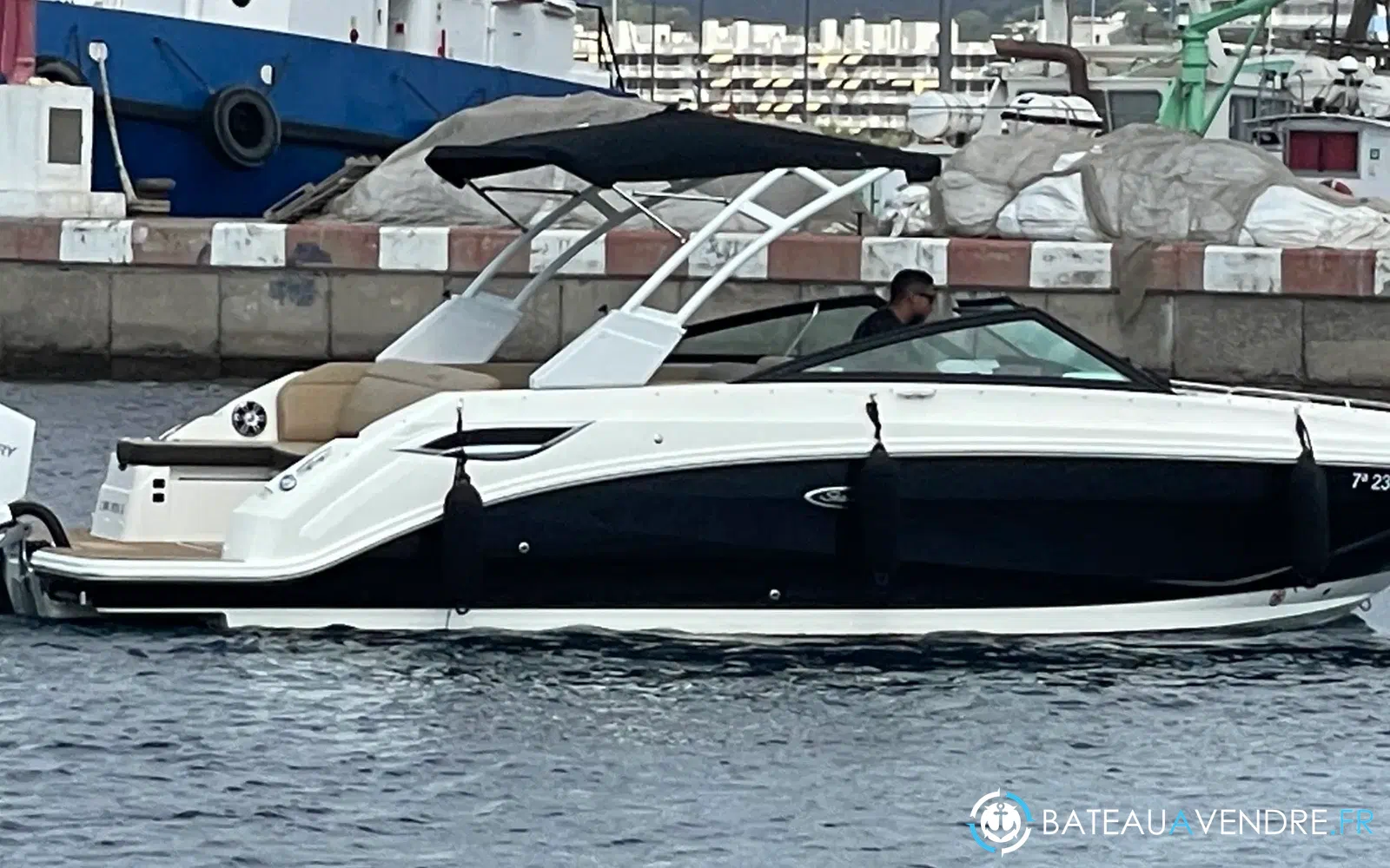 slider 8 Sea Ray 250 SDXE