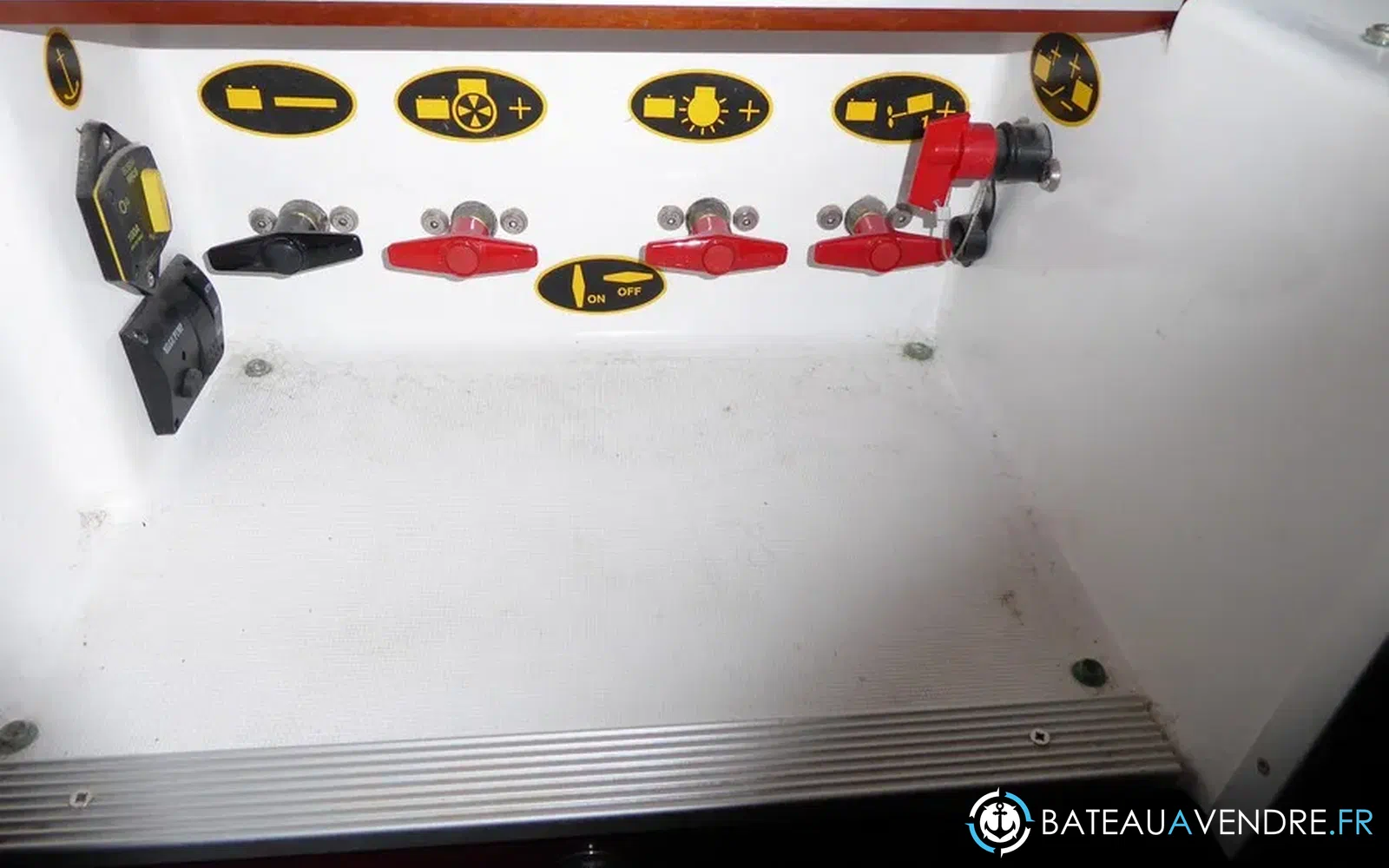 slider 37 Beneteau Antares Serie 9