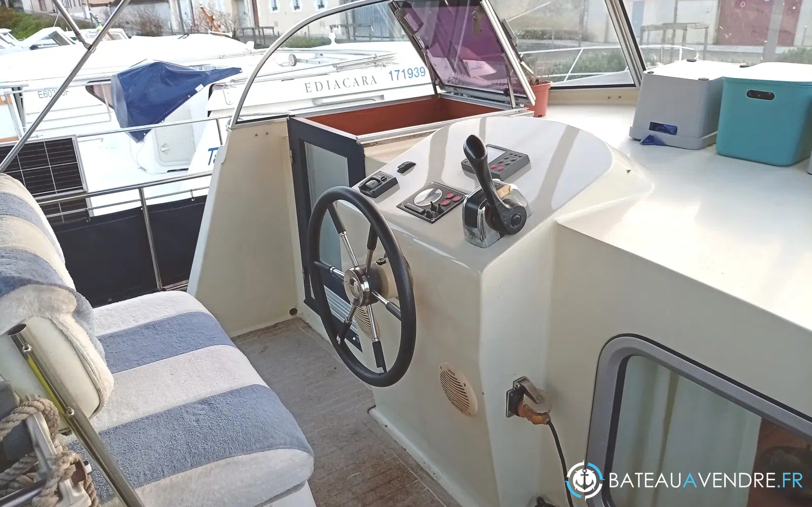 slider 25 Vedette Hollandaise AQUANAUT 1250 AK Catégorie B mer