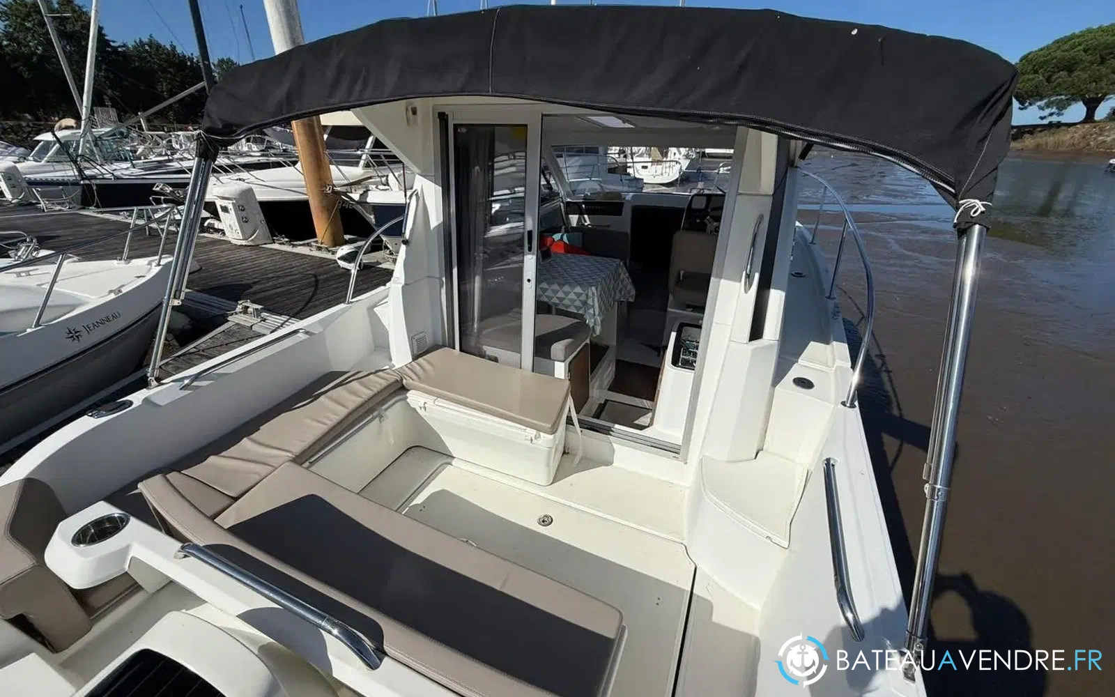 slider 3 Beneteau Antares 8 OB