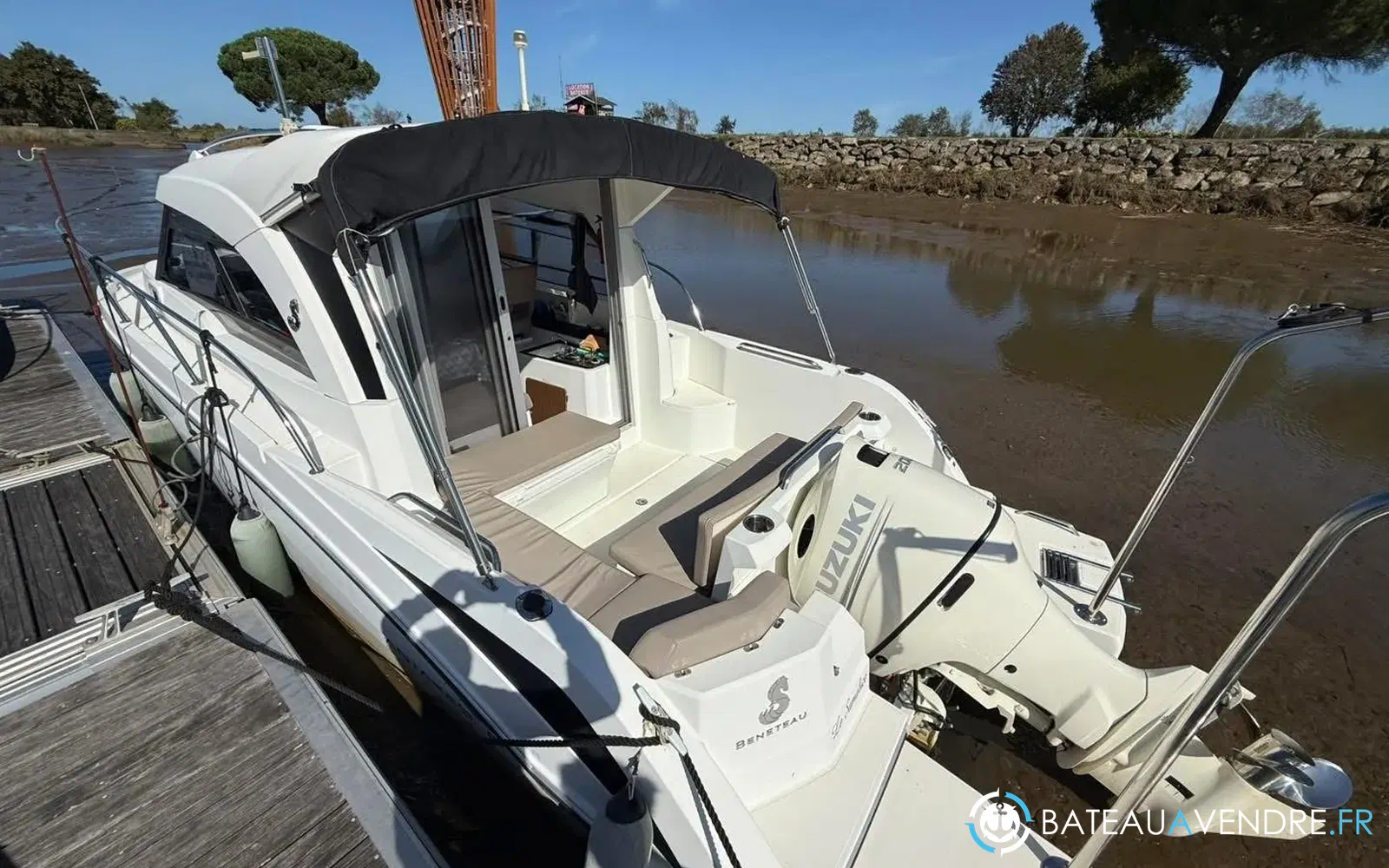 slider 2 Beneteau Antares 8 OB