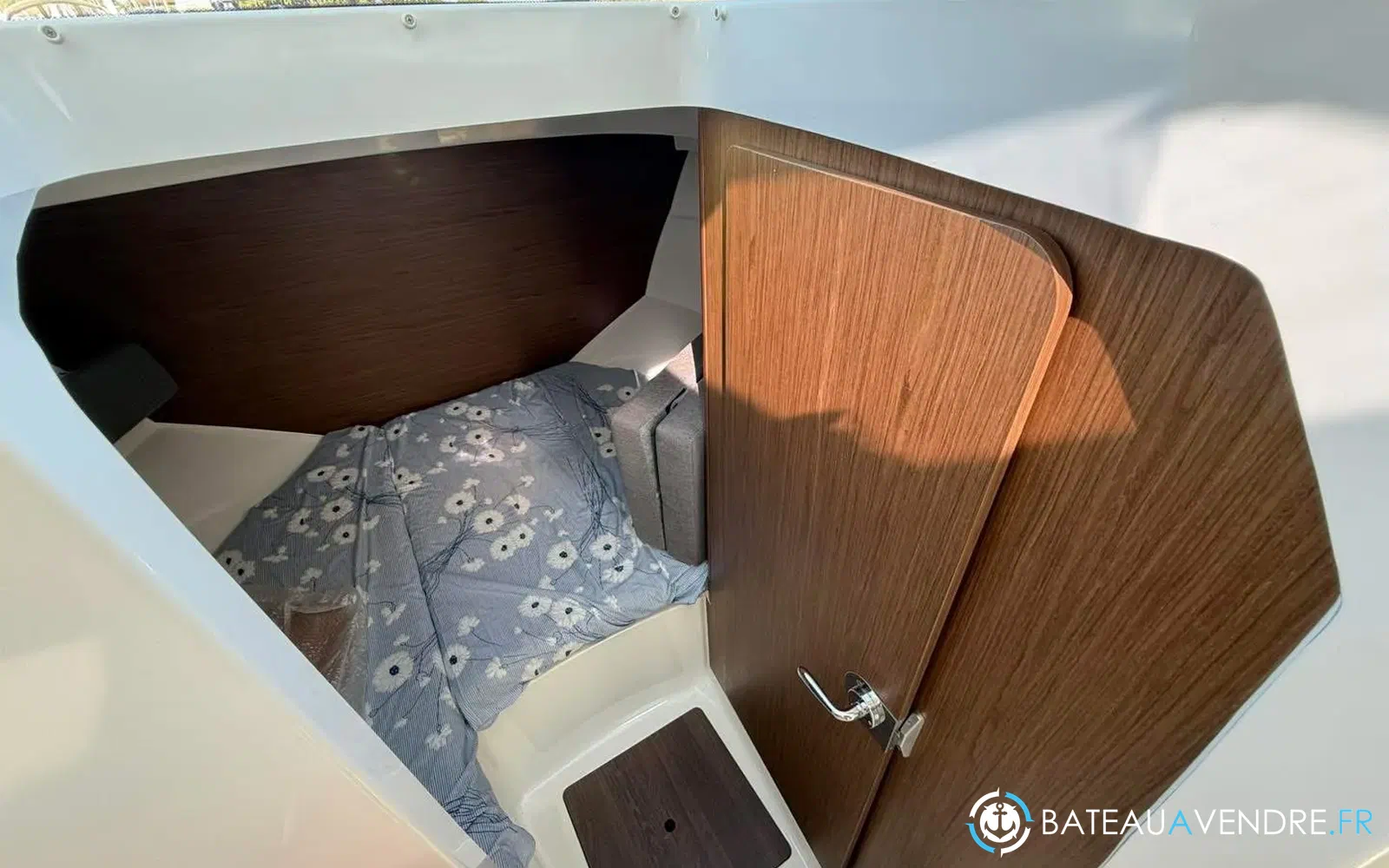 slider 16 Beneteau Antares 8 OB