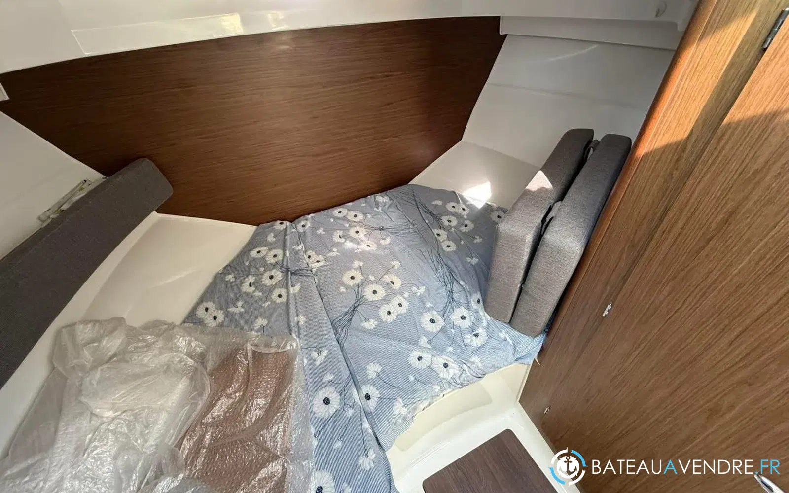 slider 17 Beneteau Antares 8 OB