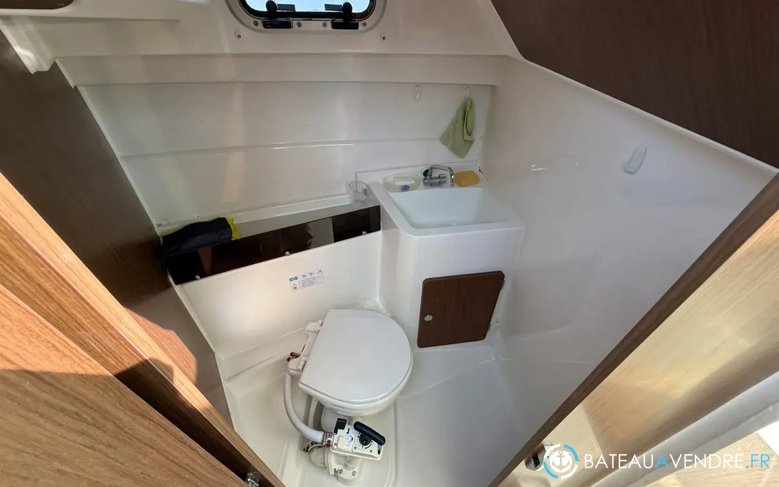 slider 18 Beneteau Antares 8 OB