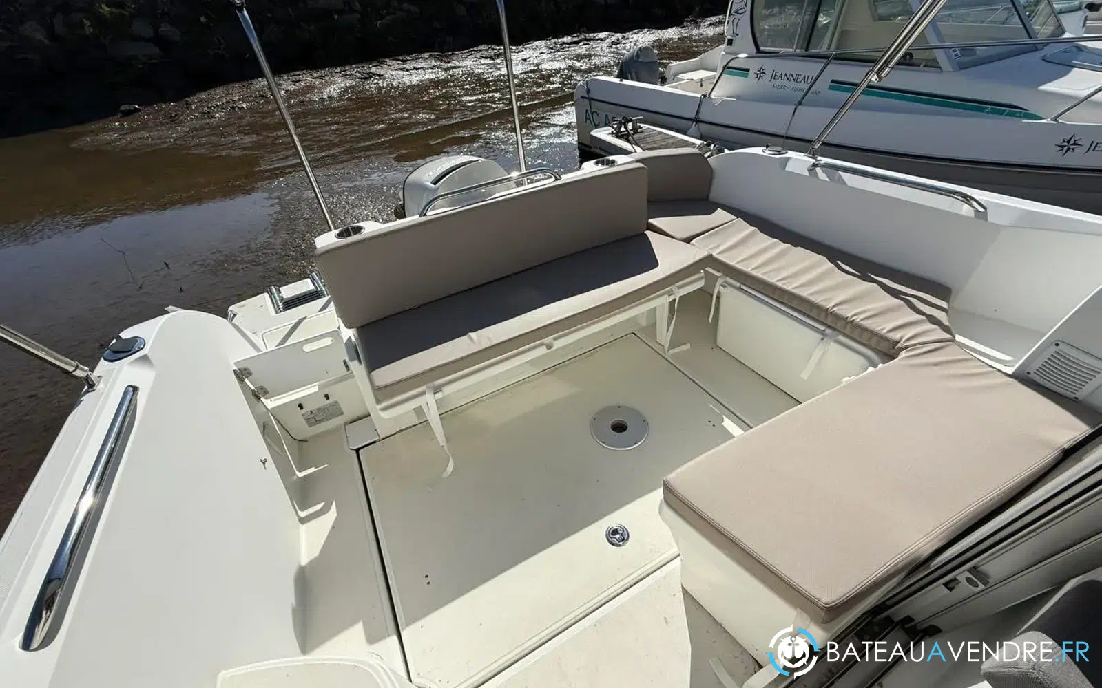 slider 6 Beneteau Antares 8 OB