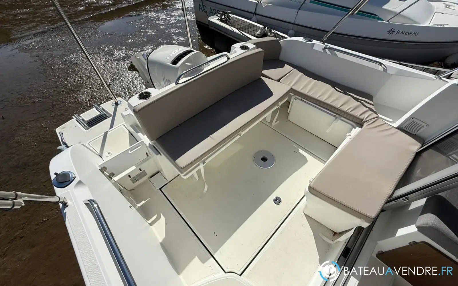 slider 7 Beneteau Antares 8 OB