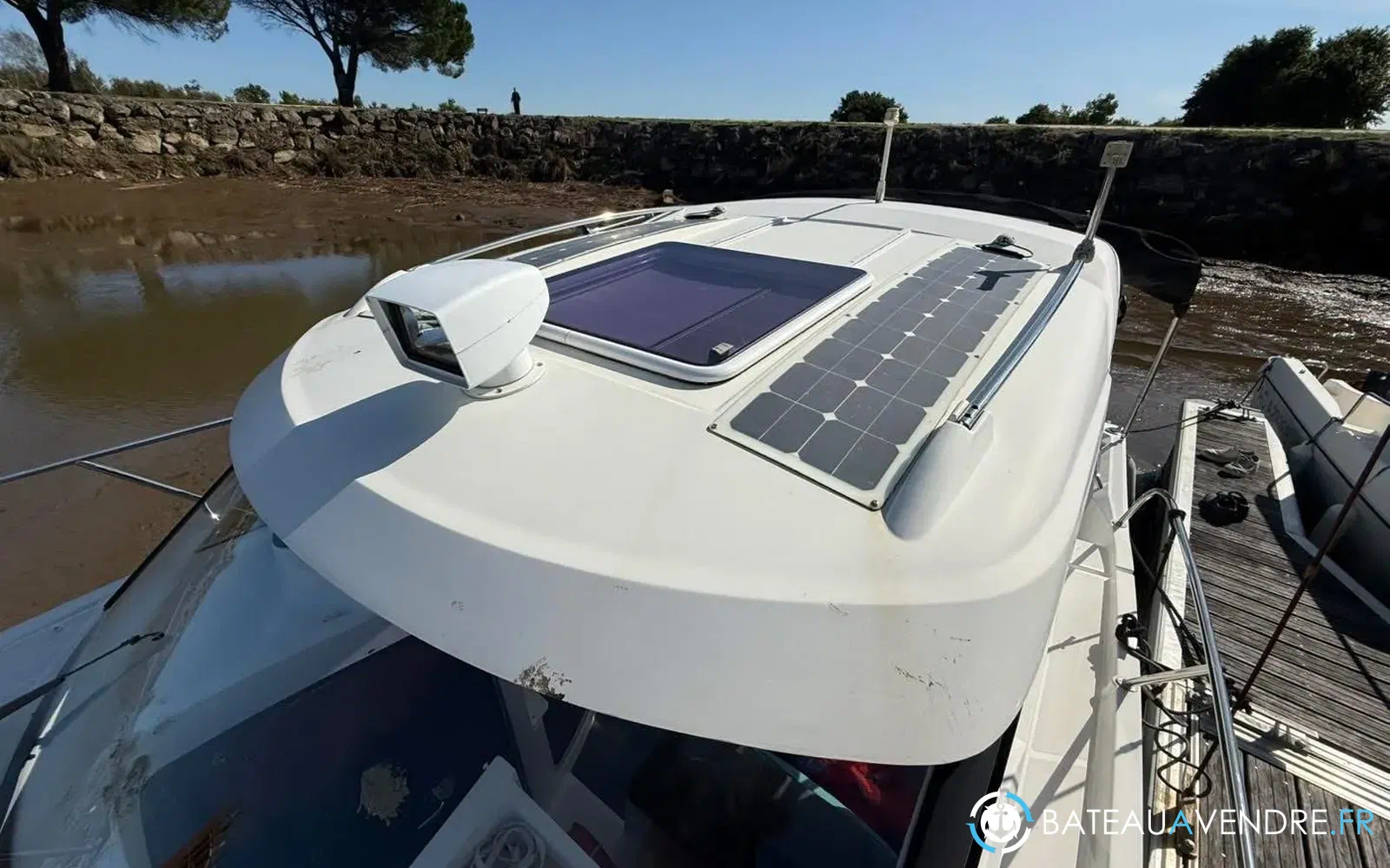 slider 23 Beneteau Antares 8 OB
