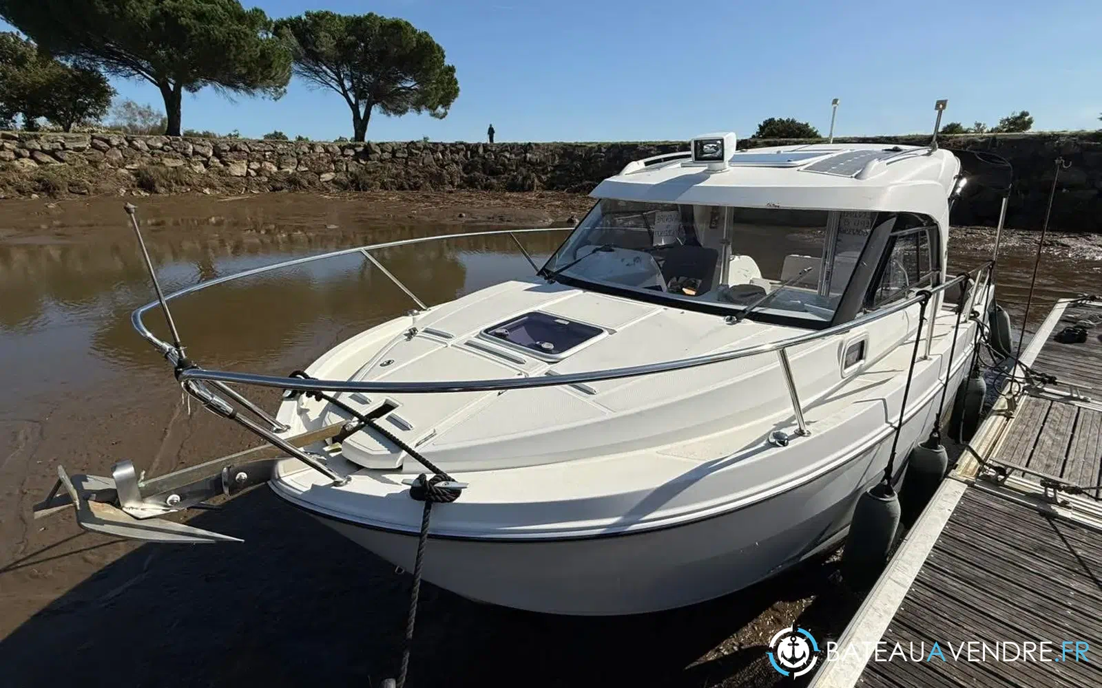 slider 1 Beneteau Antares 8 OB