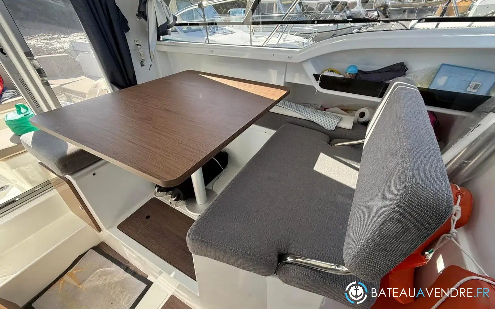 slider 11 Beneteau Antares 8 OB