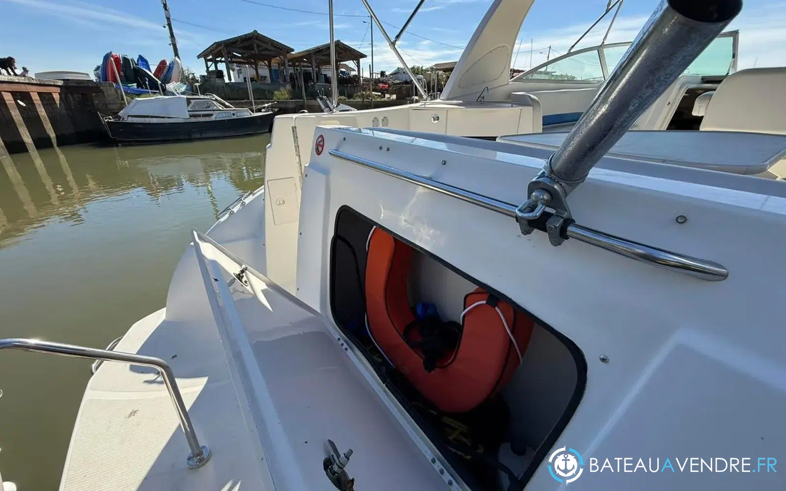 slider 9 Bayliner 325 Sb